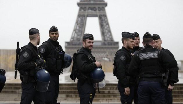 Во Франции вооруженный мужчина напал на мечеть, ранены два человека. Фото: Укринформ
