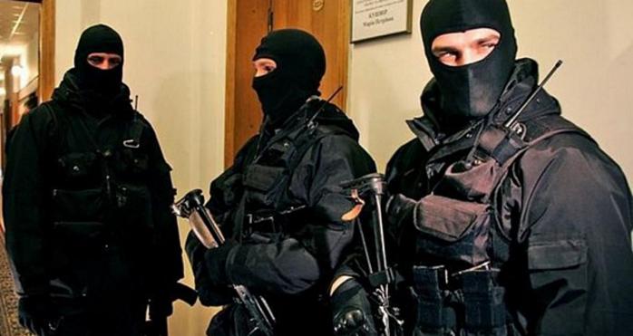 ДБР та СБУ проводять обшуки на Миколаївській митниці, фото: «Укрінформ»