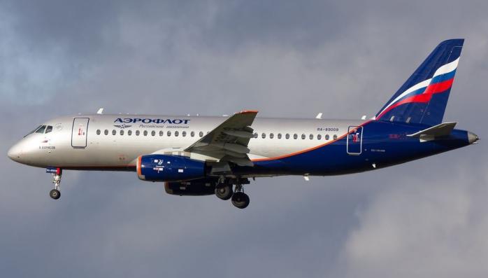 У Росії в літака Sukhoi Superjet-100 відмовив двигун: борт не міг приземлитися, фото: Russian Planes