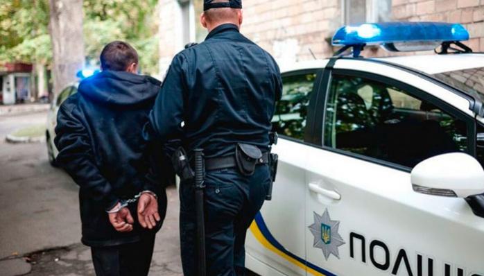 Києвом розгулював іноземець з пістолетом і наркотиками. Фото: today.ua