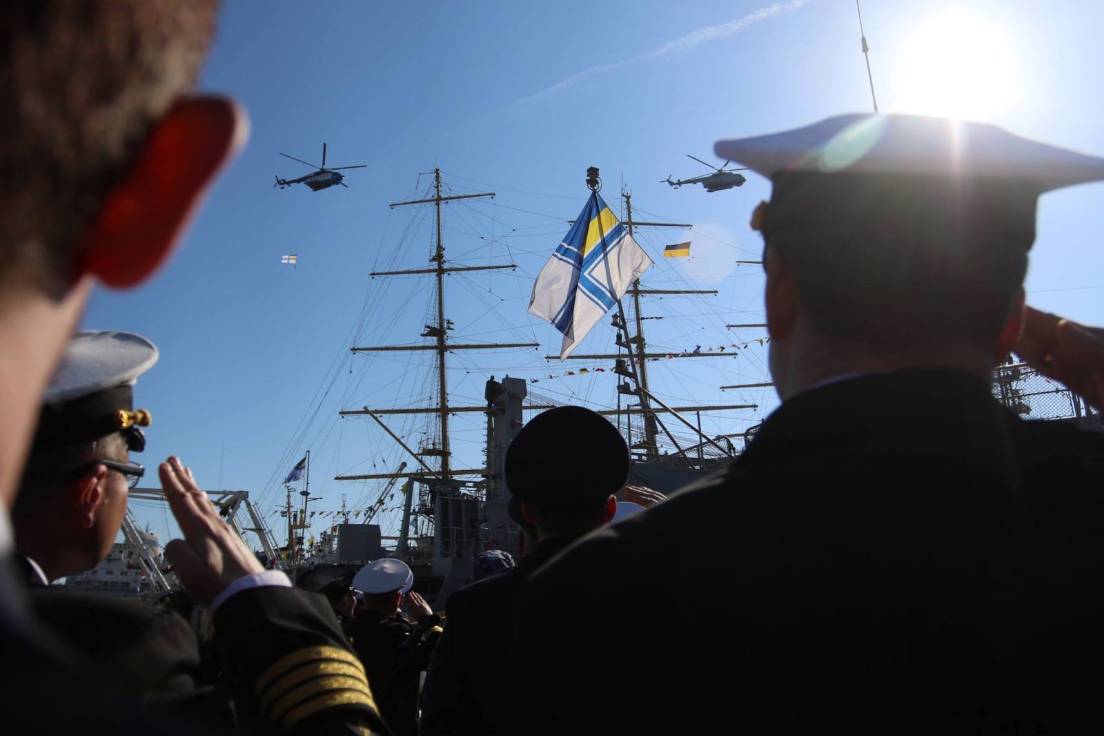  Над патрульними катерами «Старобільськ» і «Слов’янськ» урочисто підняли прапори ВМС України, фото Facebook