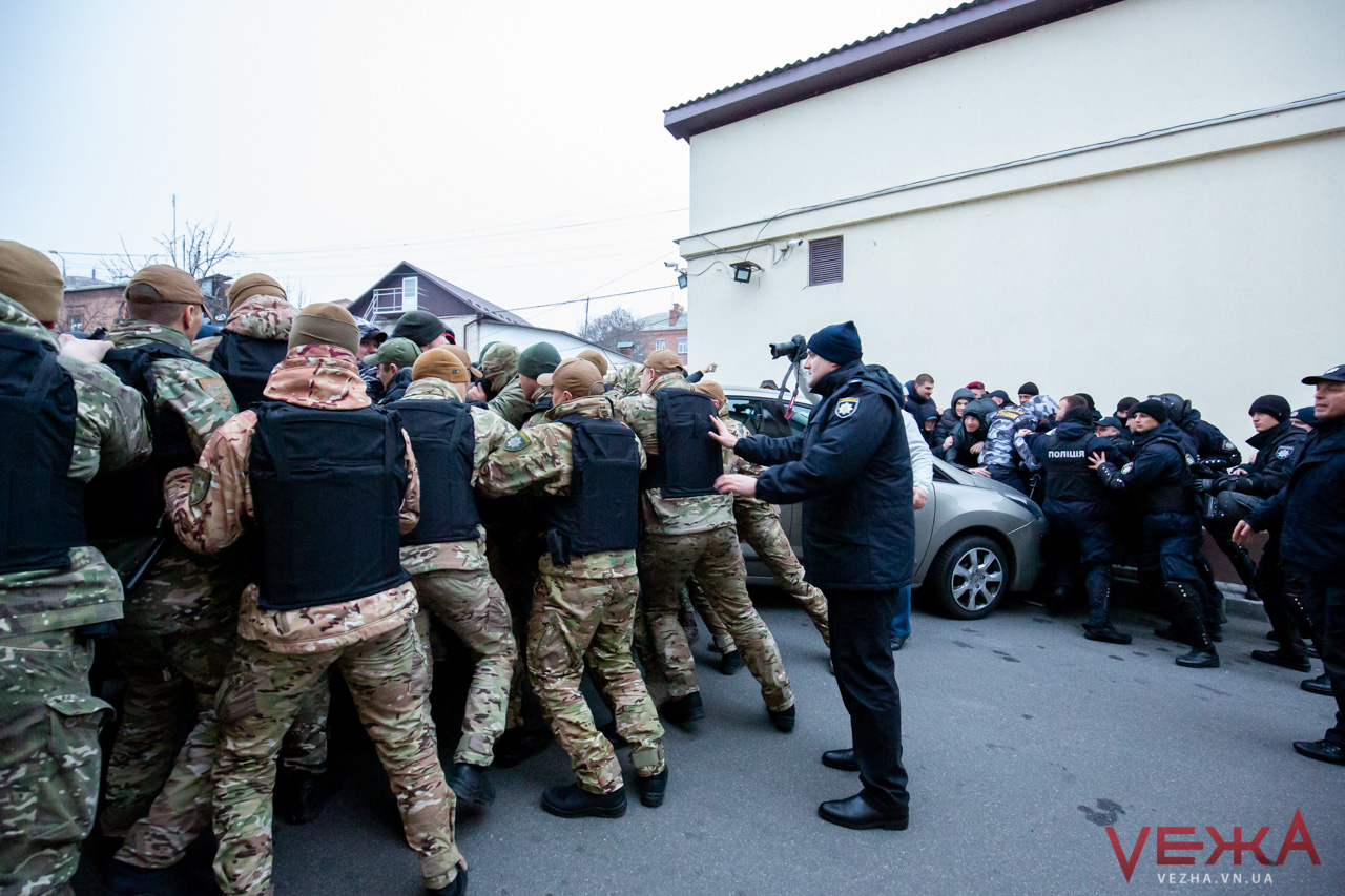 В Виннице на акции протеста произошла стычка с полицией. Фото: «Vежа»