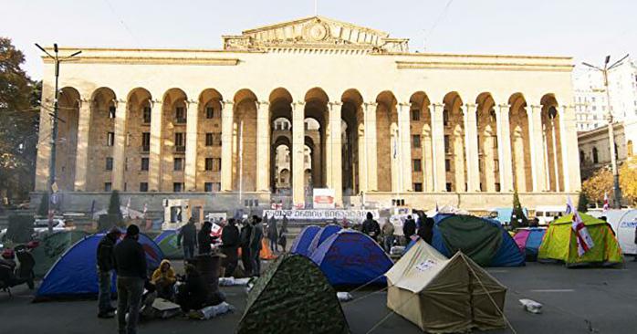 В Тбилиси продолжаются акции протеста. Фото: РИА Новости