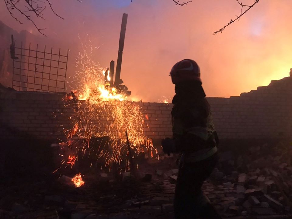Пожар в воинской части на Львовщине. Фото: Главное управление ГСЧС Украины во Львовской области