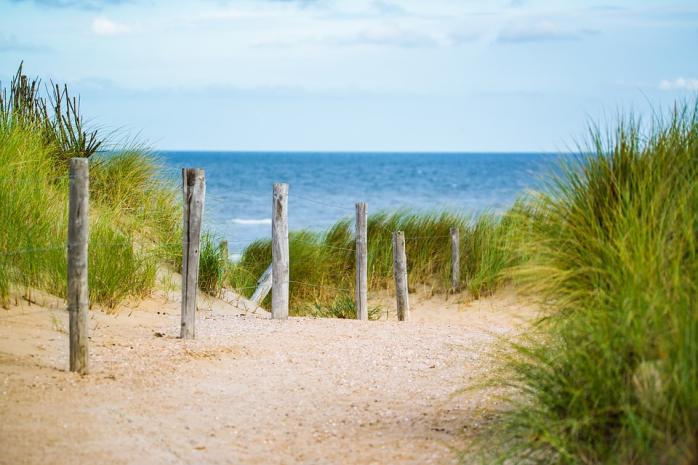 Зеленский одобрил закон о запрете ограничивать проход к берегам морей и рек, фото: pixabay 