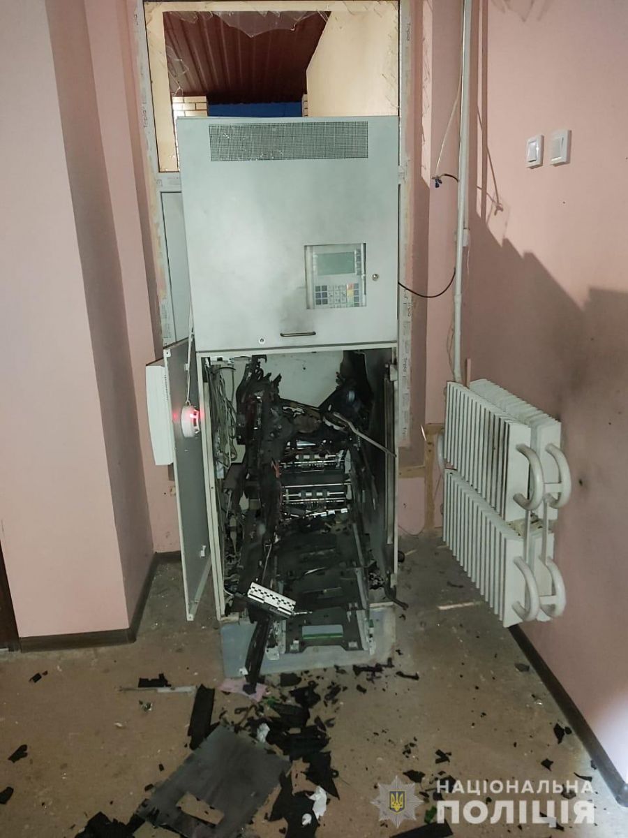 Под Харьковом взорвали банкомат. Фото: Нацполиция