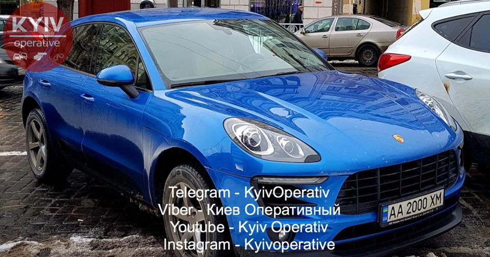 ДТП в Киеве с участием Porsche. Фото: «Киев оперативный»