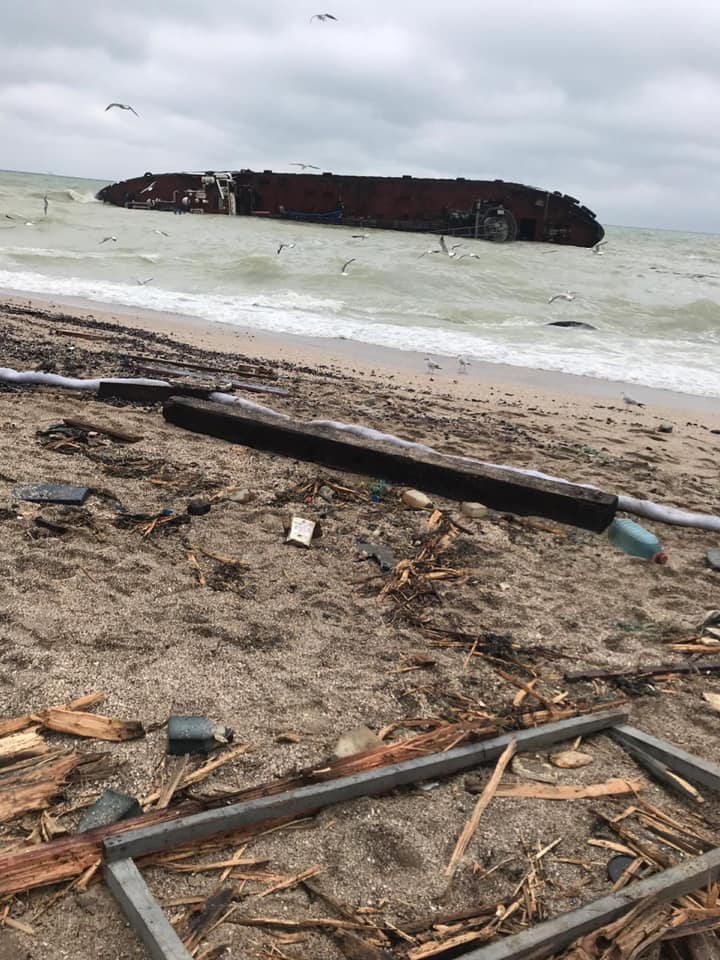 Аварія танкера біля Одеси: у Чорному морі в 160 разів перевищено показник нафти, Facebook