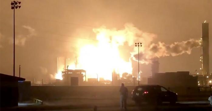 Взрыв на заводе в Техасе. Фото: iz.ru