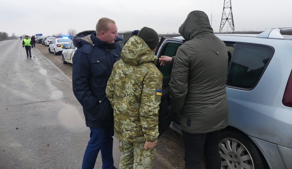 На админгранице с Крымом проводят рейд по выявлению нелегальных перевозчиков, фото "Новый визит"