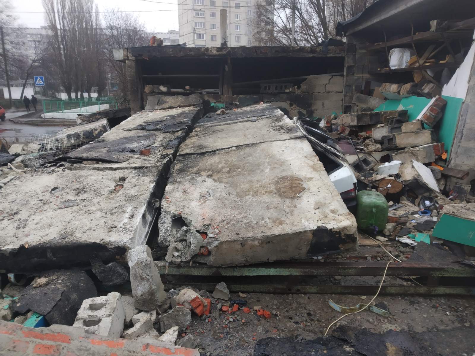 Взрыв в харьковском гараже унес жизни трех человек, фото — ГСЧС 