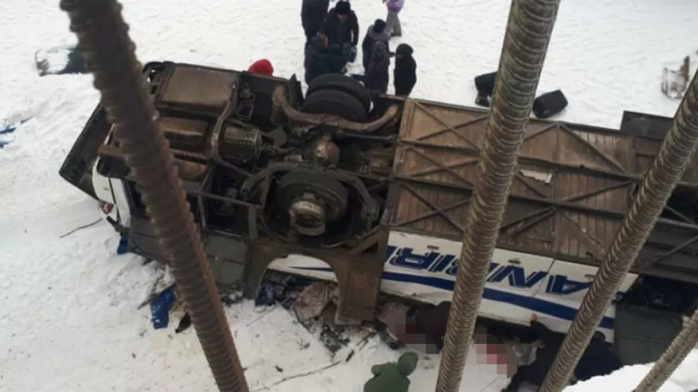 Спасатели сообщили новые подробности о жуткой аварии автобуса в РФ, фото — "Эхо Москвы"