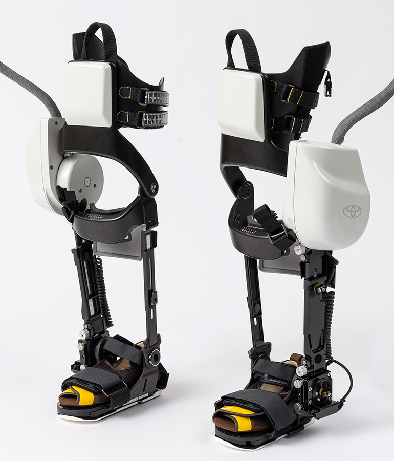 Робот от Toyota поможет людям с параличом ног. Фото: global.toyota