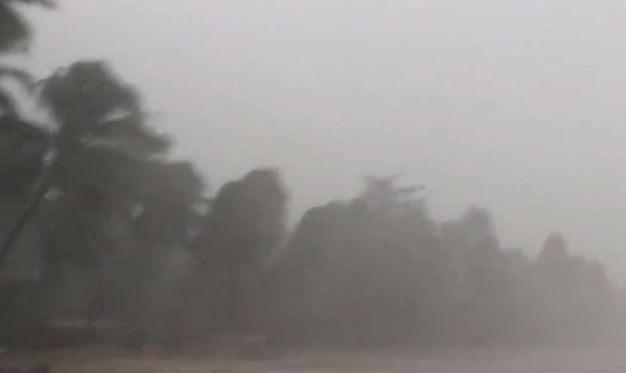 На Філіппінах через тайфун «Каммурі» евакуювали близько 200 тис. людей, фото Twitter-Raul Quinao