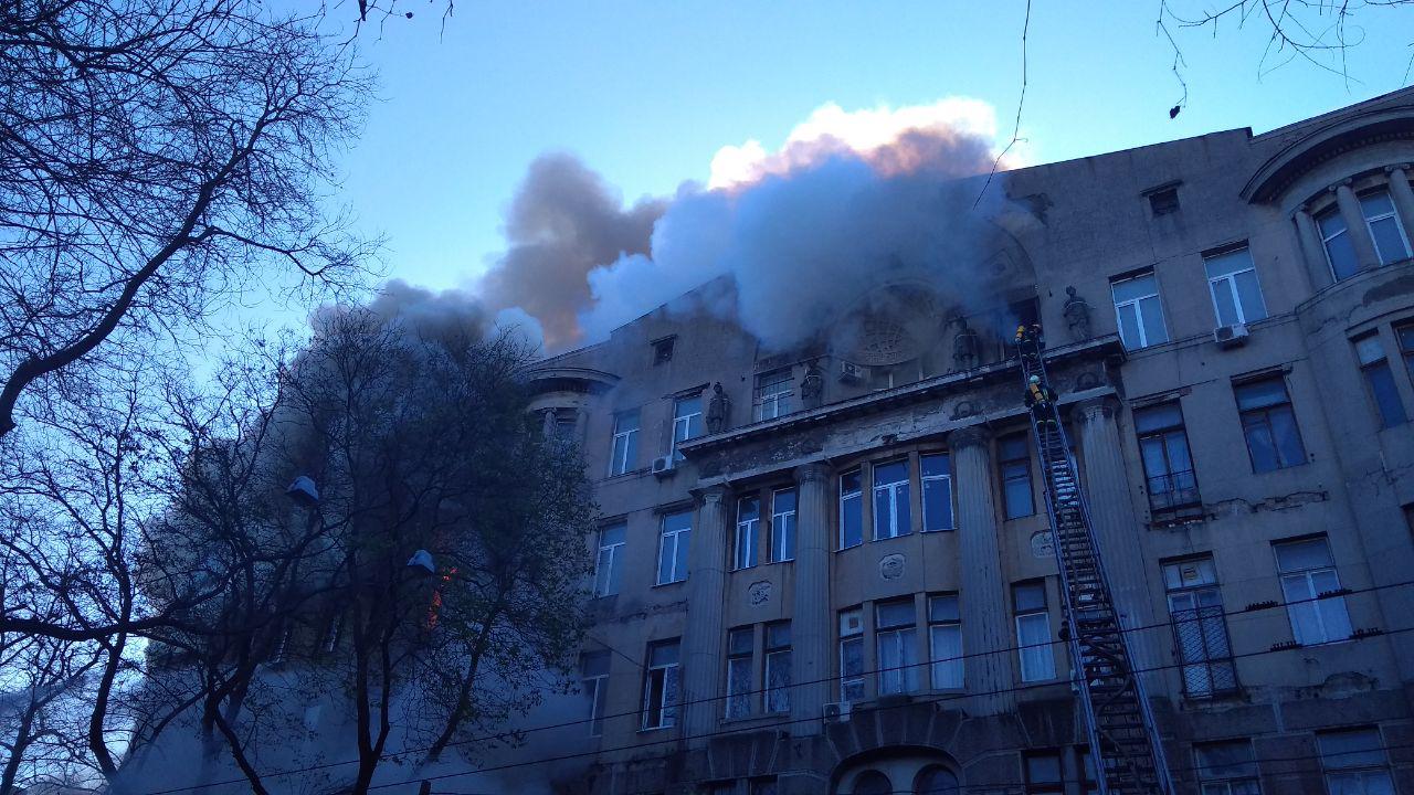 Масштабный пожар в Одессе. Фото: ГСЧС