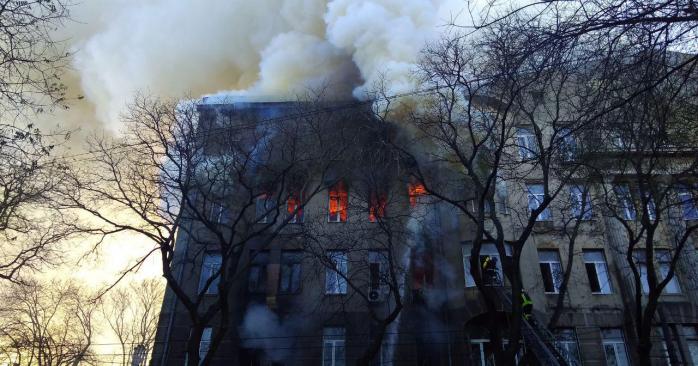 Масштабна пожежа в Одесі. Фото: ДСНС