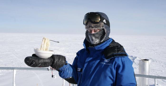 Дослідження мозку: за рік в Антарктиді його обсяг у полярників зменшився на 7,2%. Фото: События