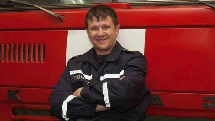 Пожар в Одессе: митингующие требовали отставки руководителя ГСЧС, в больнице умер спасатель, фото — "Думская"