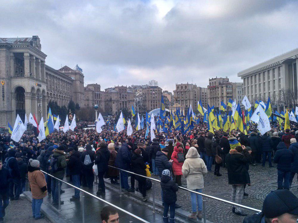 На Майдане Независимости проходит акция «Красные Линии для Зеленского», фото: Ракурс