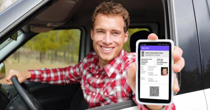 Автоновости: Минцифры начало тестировать электронные водительские удостоверения, фото — "Омега"
