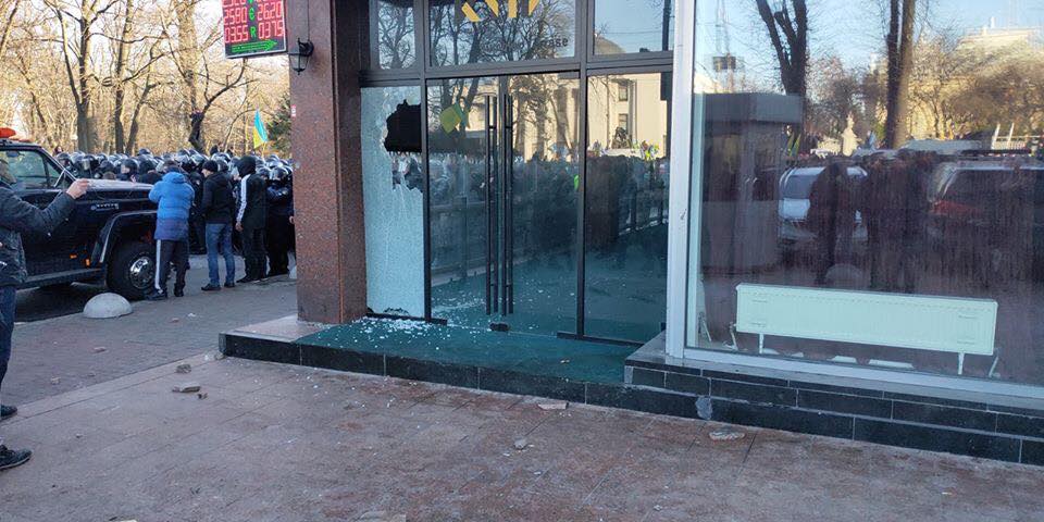 Столкновения под Радой: есть пострадавшие силовики, активисты и журналисты. Фото: dtp.kiev.ua
