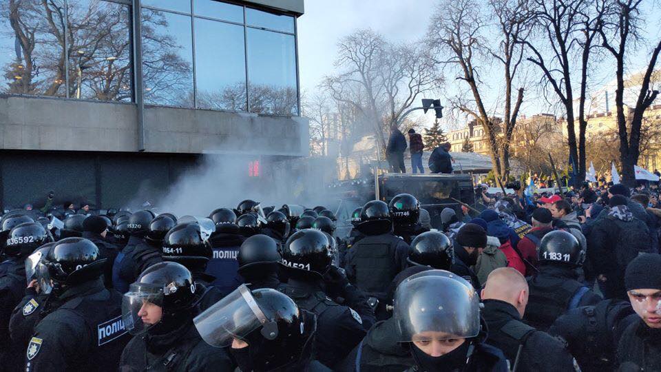 Сутички під Радою: МВС заявило про постраждалих силовиків. Фото: dtp.kiev.ua