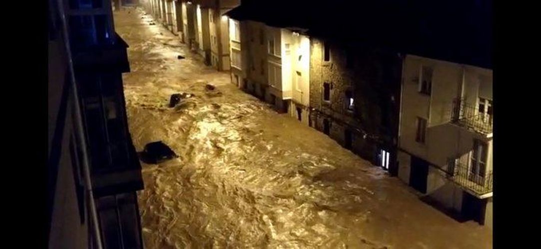 В Португалии и Испании из-за шторма погибли восемь человек, фото: Twitter