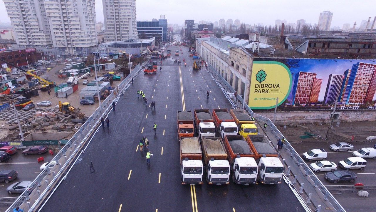 У Києві перед відкриттям випробовують Шулявський міст, фото: facebook 