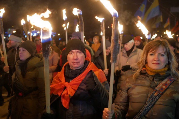День рождения Бандеры в Киеве отметили факельным шествием, фото — УП