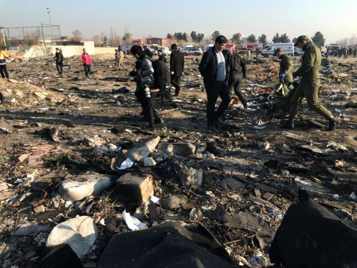 Падение «Боинга»: в Тегеране на борт не сели два человека, фото — AFP