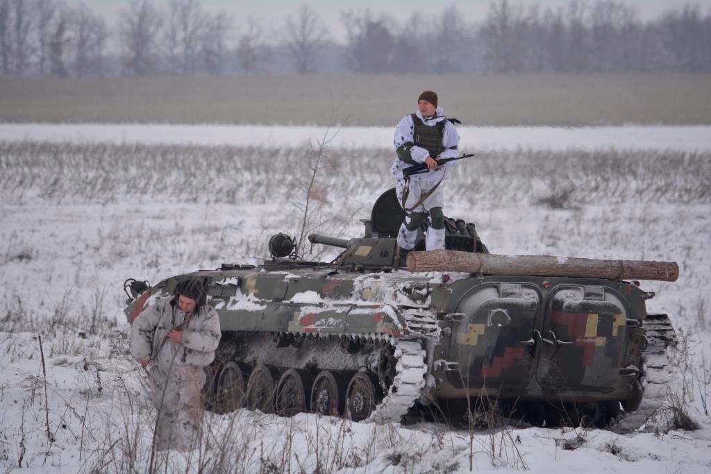 На Донбассе прошли учения десантников на БМП, фото: Минобороны 