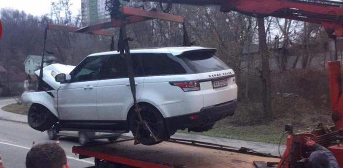 Автоновости: пьяный персонал столичного СТО разбил Range Rover, который оставили на ремонт, фото — Киев оперативный