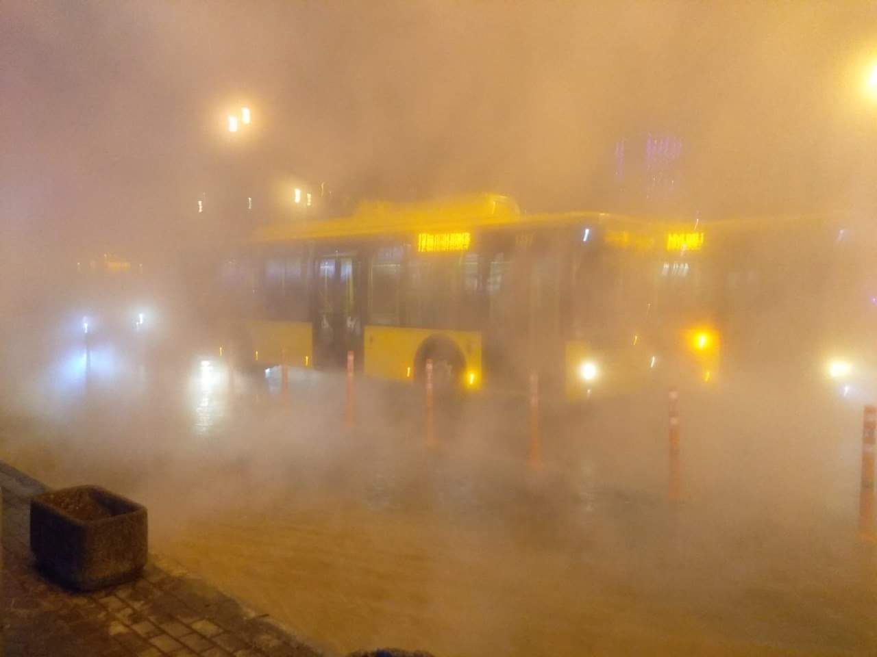 В Киеве затопило ТРЦ Ocean Plaza, фото: ДСНС