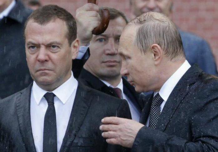 Рокировка Путина: Медведев с правительством уходит в отставку