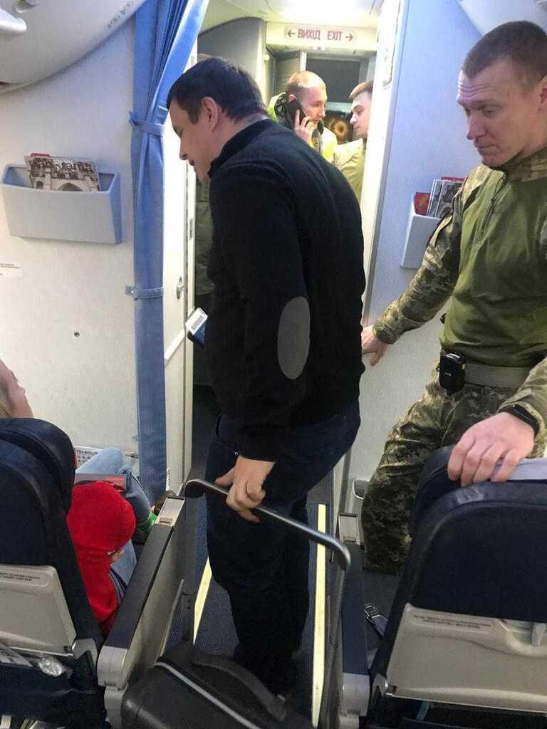 Дело Микитась: скандального застройщика и экс-нардепа сняли с рейса, фото — NewsOne