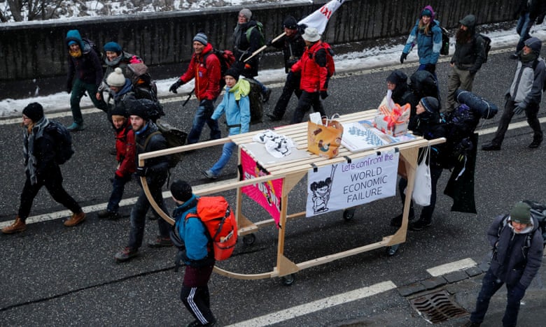 Эко-активисты в Давосе