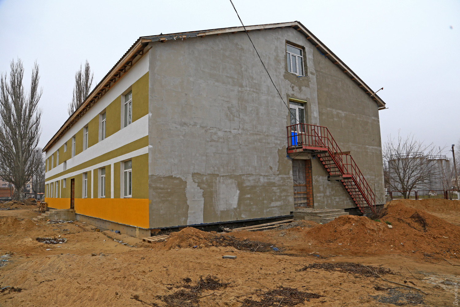 Гуртожитки для військових: прокуратура відкрила справи щодо будівництва казарм на Одещині, фото — "Думська"