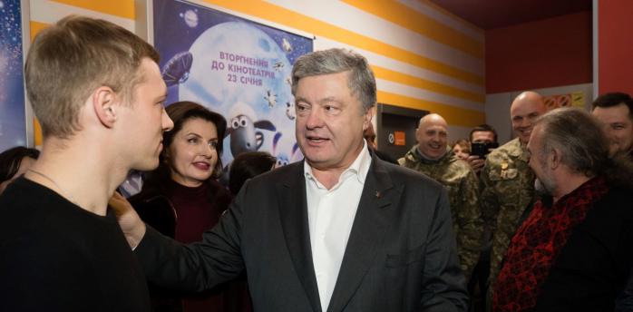 П’ятий президент Порошенко пообіцяв прийти до ДБР на допит, фото: facebook 
