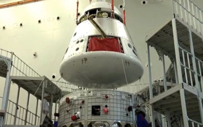 В КНР готовят космический корабль. Фото: China Manned Space Agency