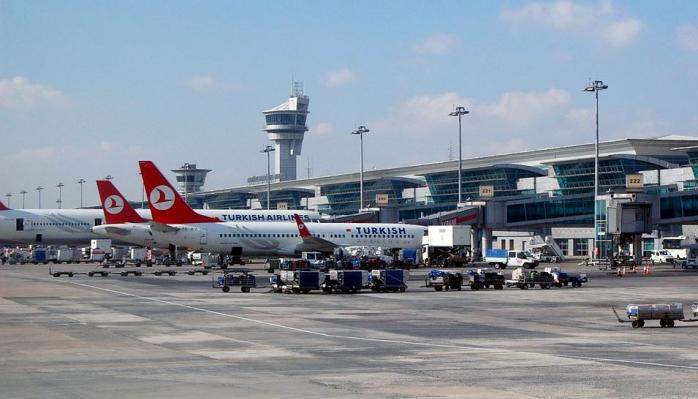 Турецкие медики отправили пассажирку самолета в Китай после выявления симптомов коронавируса, фото: Википедия