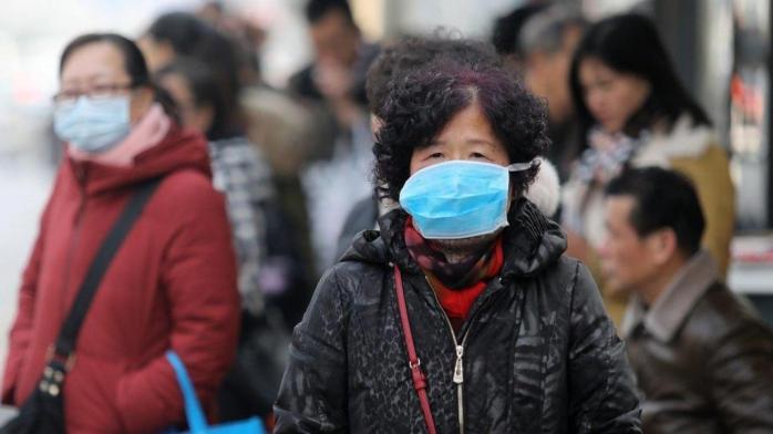 Коронавірус в Китаї: у Шанхаї вилікували першого пацієнта. Фото: EPA