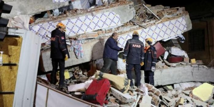 Мощное землетрясение в Турции произошел вчера вечером, фото: Θωμας Τσουπρας