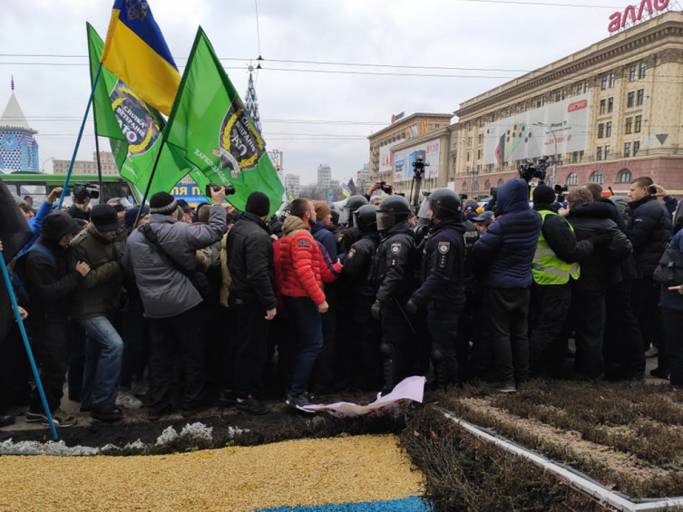 Мітинг за російську мову в Харкові завершився сутичками. Фото: Depo