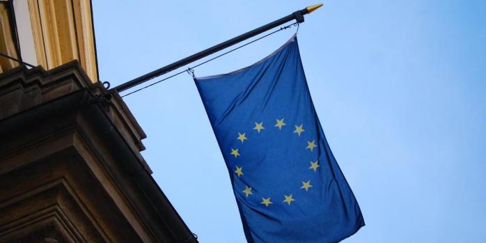 Парламент Шотландії вирішив залишити прапор ЄС, фото: Pexels