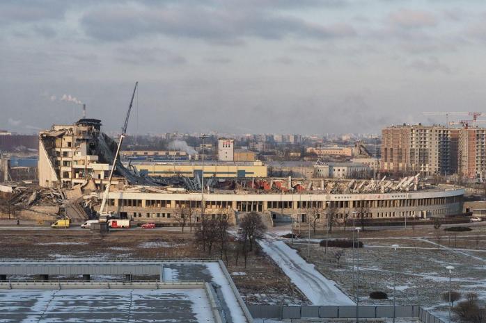 Эпическое обрушение спорткомплекса в Санкт-Петербурге сняли на видео, фото — "Фонтанка"