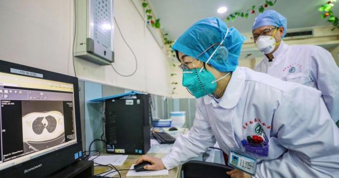 В КНР инфицированная коронавирусом женщина родила здорового ребенка. Фото: delo.ua