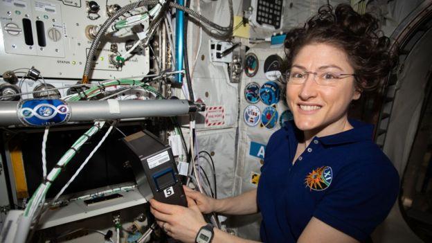 Самый длительный полет среди женщин в космосе: астронавтка NASA приземлилась в Казахстане, фото: NASA