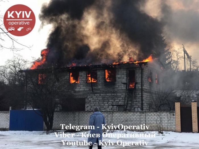Пожежа на СТО. Фото: Київ оперативний