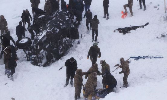 В Турции из-за схода лавины погиб 41 человек, фото: NTV