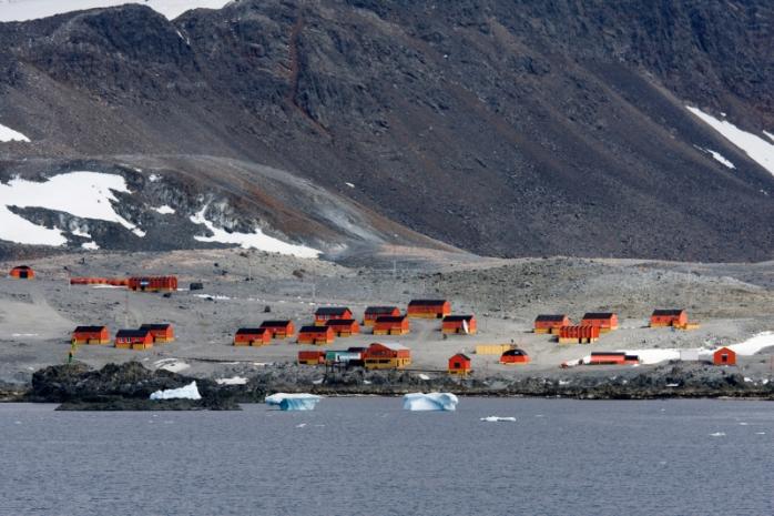 Глобальное потепление: летние ветры и парниковые газы нагрели Антарктиду до рекордных +18°C, фото — Википедия